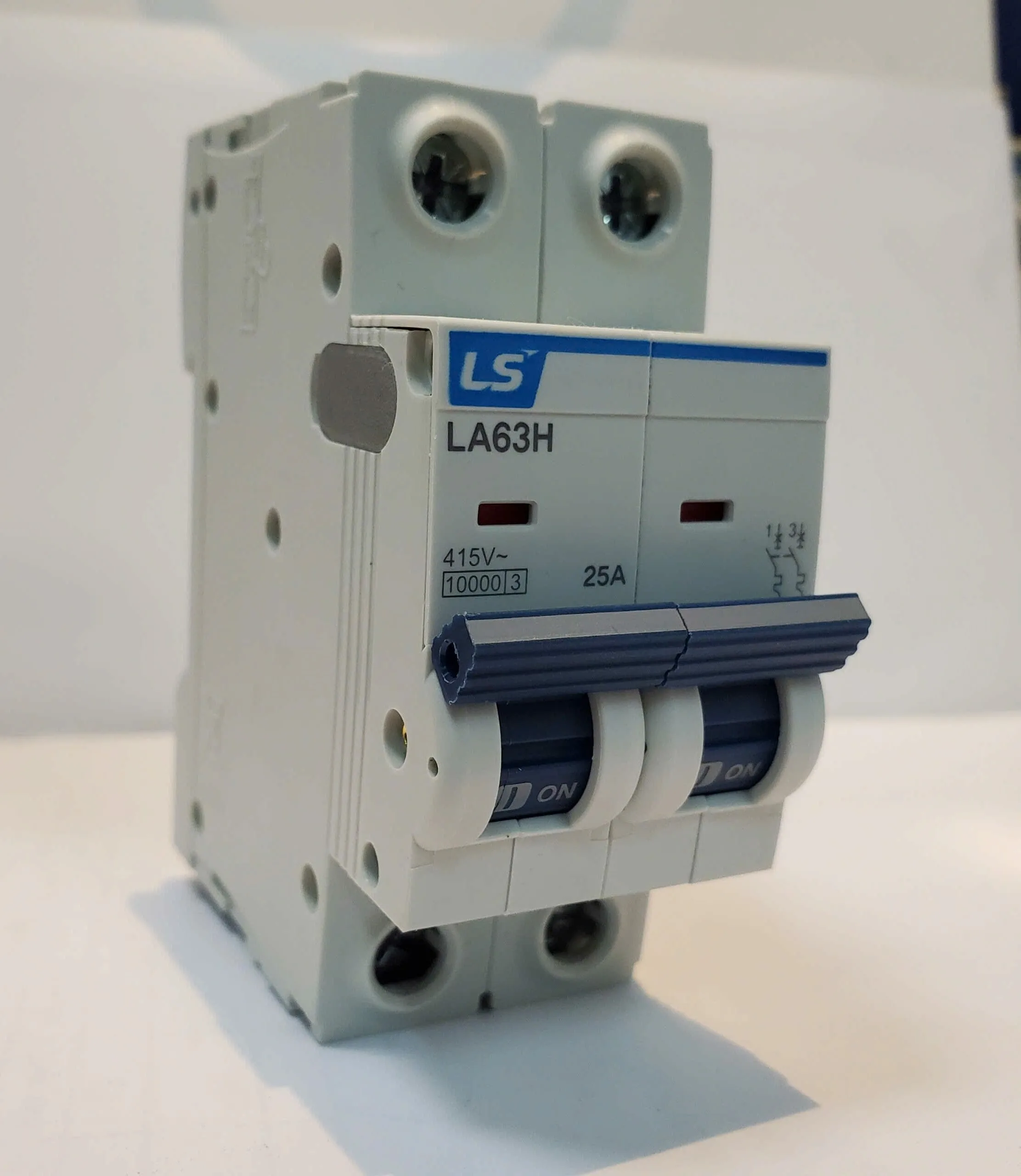 LA63H  MCB LS Aptomat  2P- 63A -10kA
